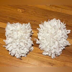 Varsity High School Cheerleading Pom Poms | White | Used – Full Season
